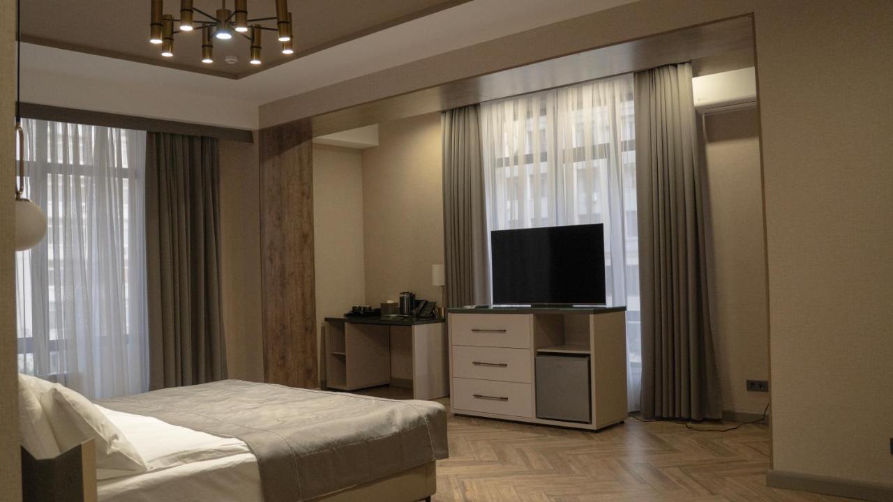 Five Hotel Bishkek Exterior foto