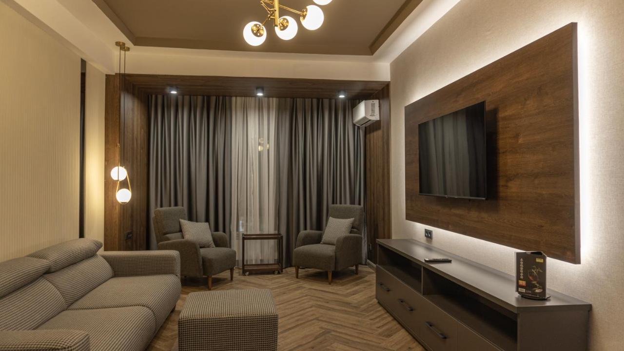 Five Hotel Bishkek Exterior foto